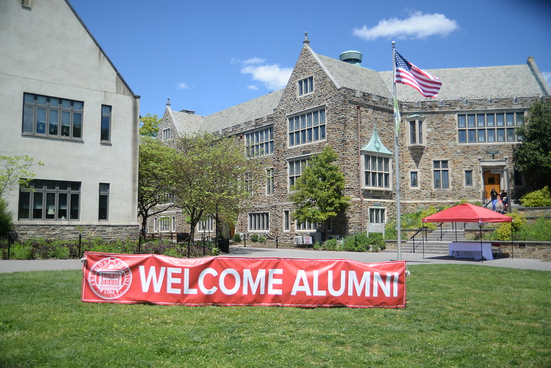 Alumni-Weekend-Welcome-Sign